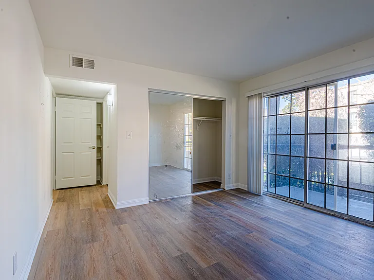 CYPRESS CONDOMINIUMS — Photo 13