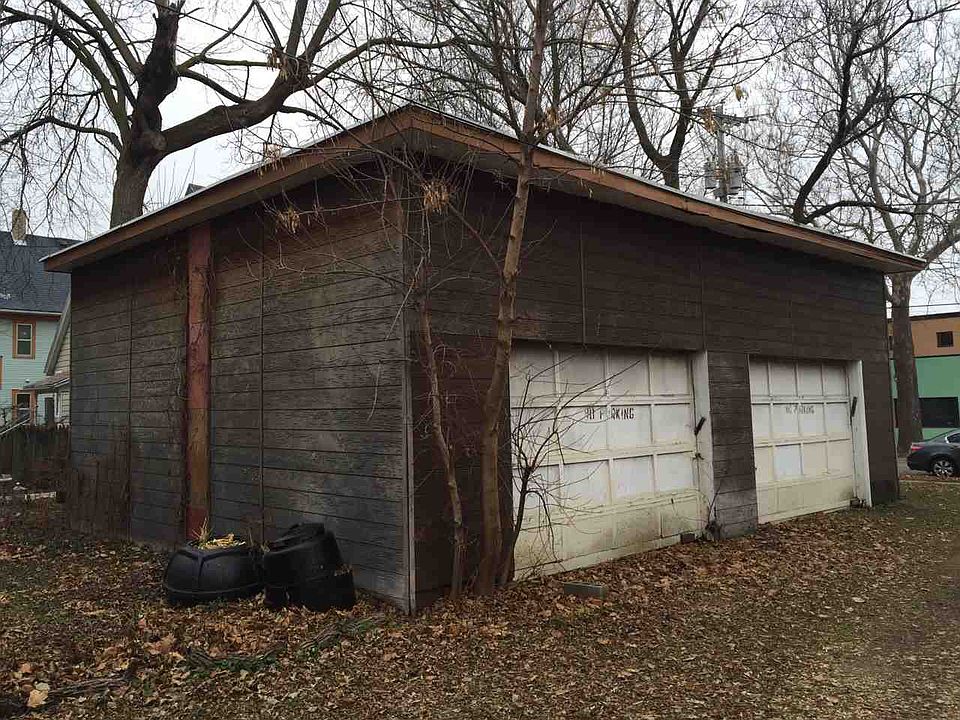 2nd image of 1339 Dewey Ct