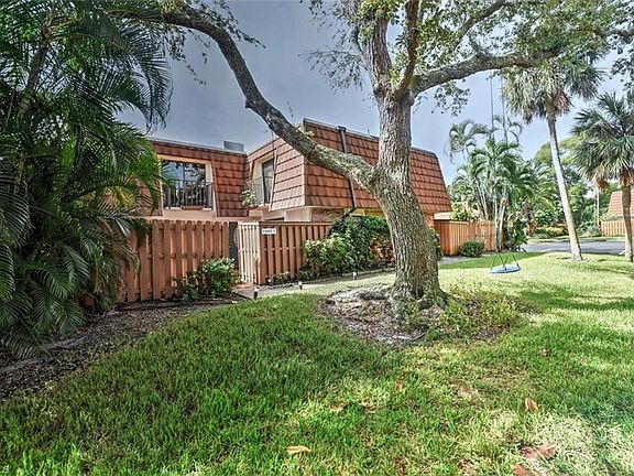 3rd image of 1440 Park Shore Cir APT 3