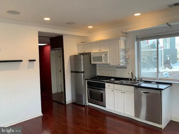 918 S 22nd St APT 3, Philadelphia, PA 19146