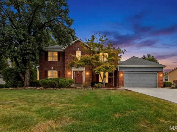 11 Silver Leaf Ct, Lake Saint Louis, MO 63367