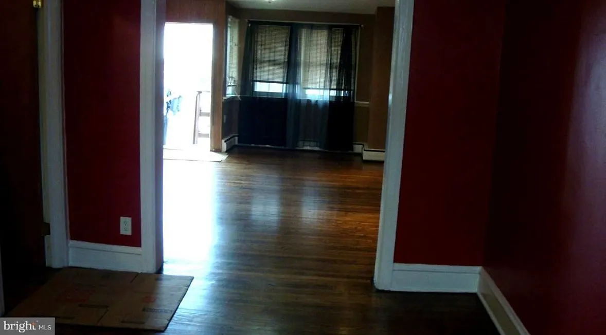 3 bed, 1092 sqft, $1,650 — Photo 1