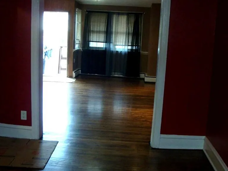 517 Hampden Rd — Photo 1
