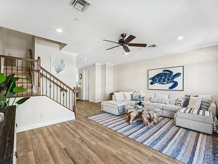 813 Estancia Way — Photo 10