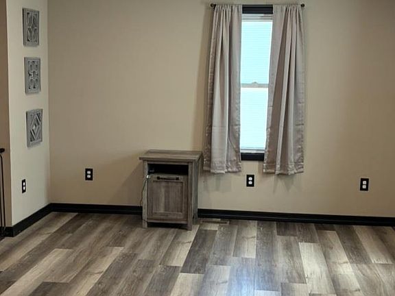 3rd image of 3807 Eastway Dr