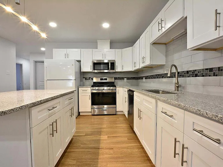 1207 N Essex Ave — Photo 9