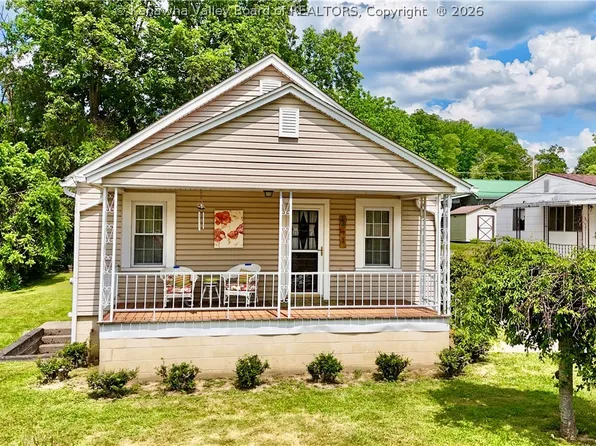 241 N Pinch Rd, Elkview, WV 25071
