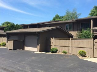 34 Prospect St, Berea, OH 44017