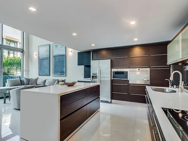 6000 Collins Ave #346 — Photo 7