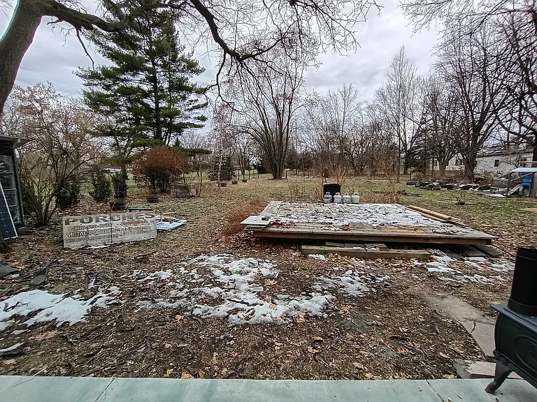 1125 Molitor Rd #B — Photo 11