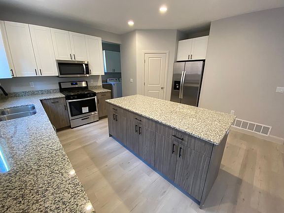 Kitchen - includes fridge