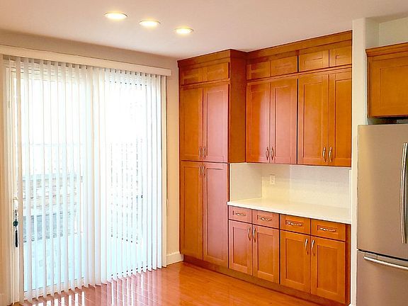5th image of 3845 Evangelho Cir