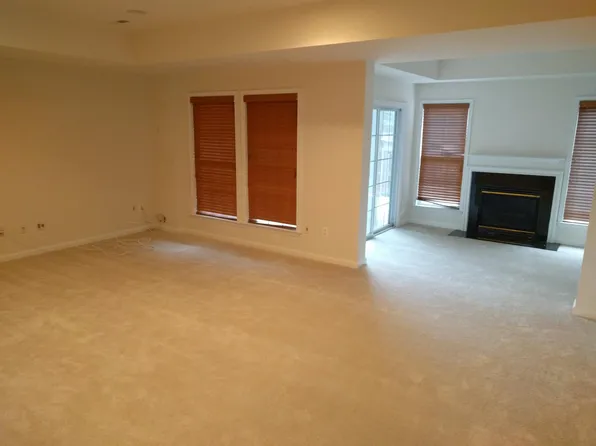 42031 Bushclover Ter, Aldie, VA 20105