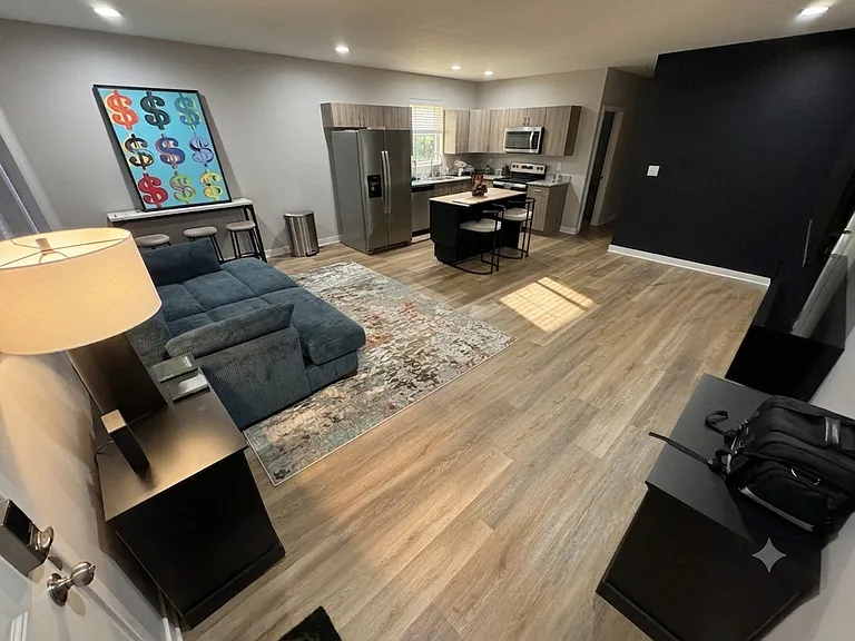 2019 E Maryland St #A — Photo 3