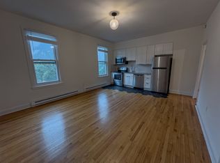 2107 Green St APT 3F, Philadelphia, PA 19130