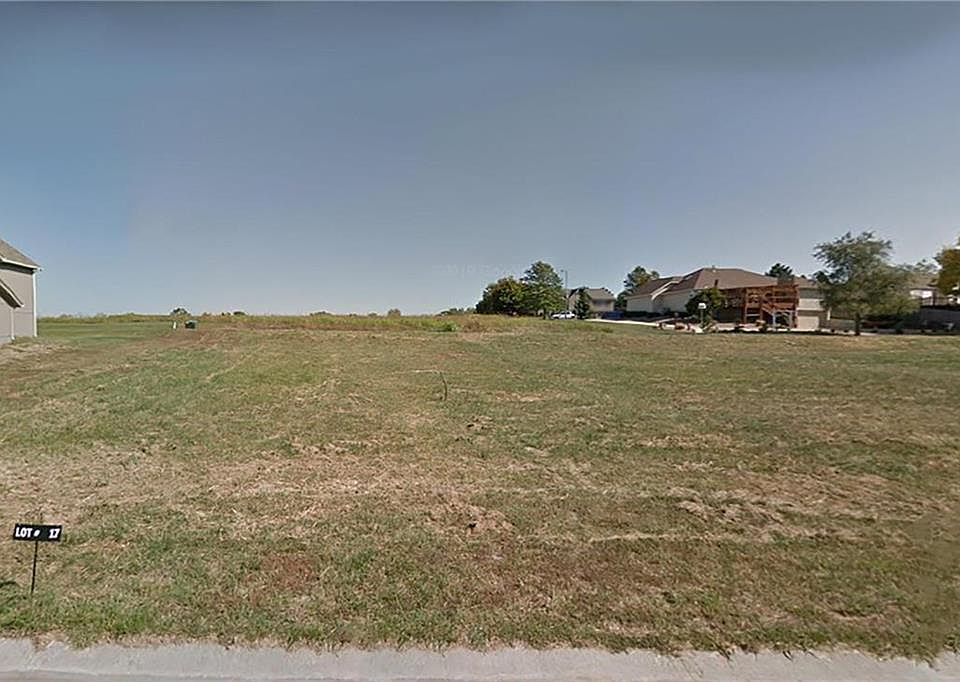 1st image of 337 S 132nd Ter