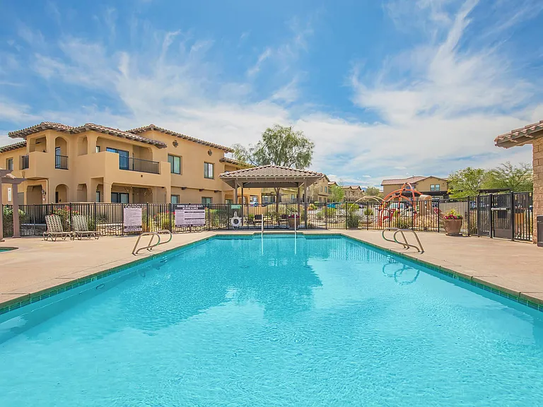 Vineyards at Palm Desert Apartment Homes — Photo 10