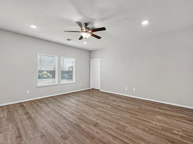 21522 Autumn Summit St — Photo 8