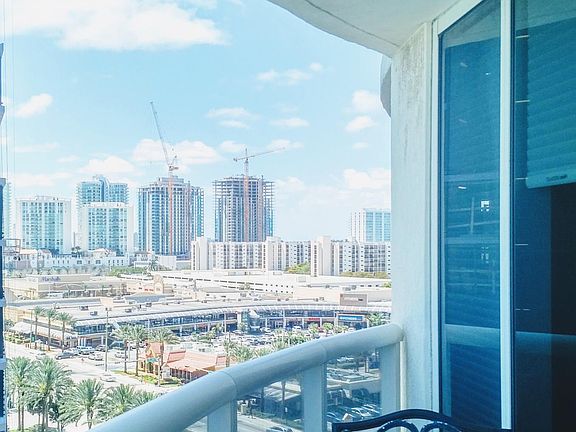 5th image of 17201 Collins Ave APT 1005