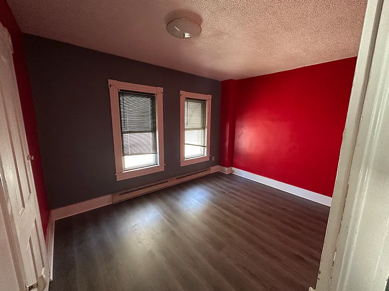 139 Division St — Photo 10