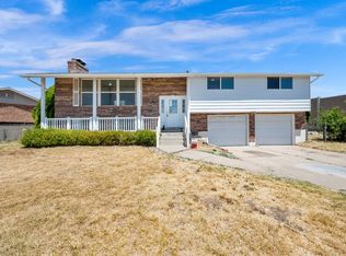1453 S Valhalla Dr E, Clearfield, UT 84015