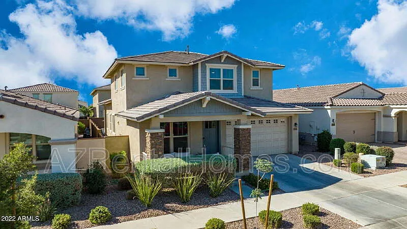 5 bed, 4.5 bath, 3221 sqft, $4,100 — Photo 3