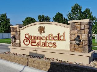 1536 Warbler Cir, Grand Island, NE 68803