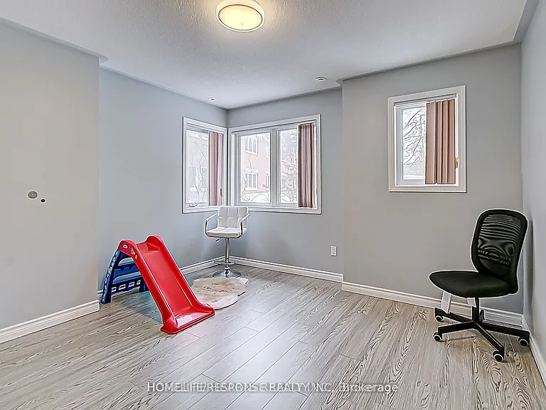 29 Rosebank Dr #911 — Photo 23