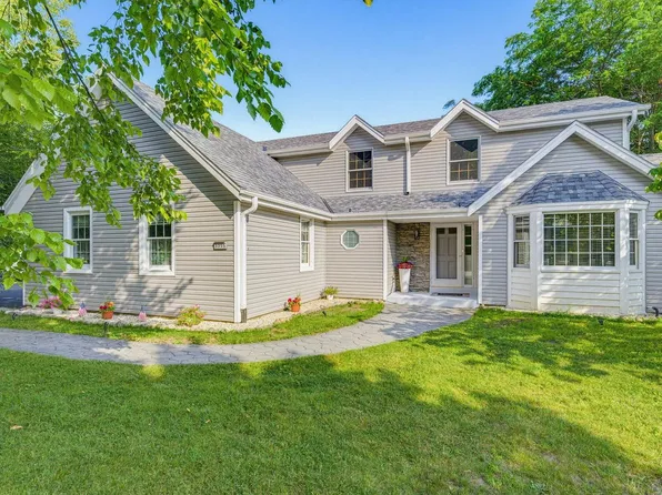 3355 E Normandy DRIVE, Oak Creek, WI 53154