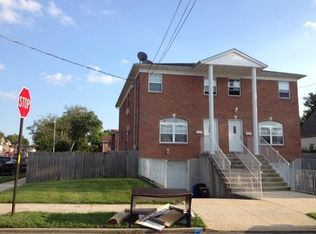 25420 60th Ave, Little Neck, NY 11362