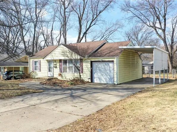 7712 Robinson St, Overland Park, KS 66204