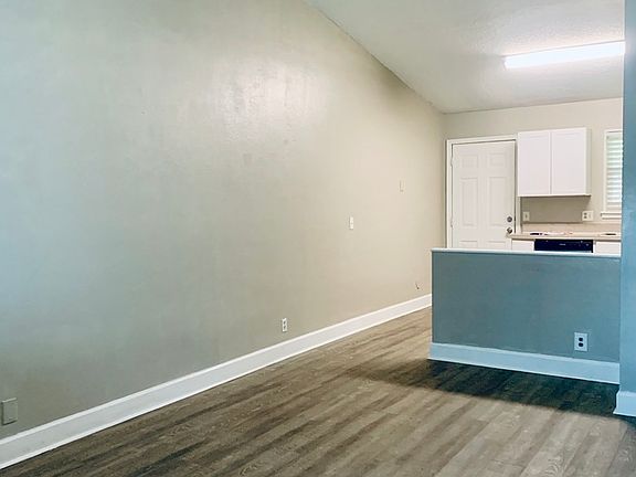 5th image of 5861 105th St