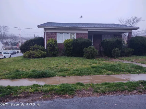 66 Seneca Ave, Staten Island, NY 10301