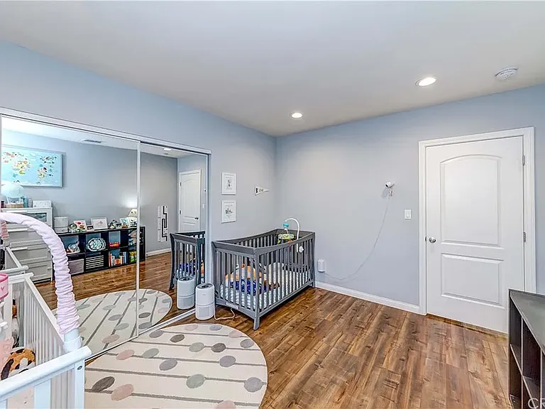 6528 Beeman Ave — Photo 19