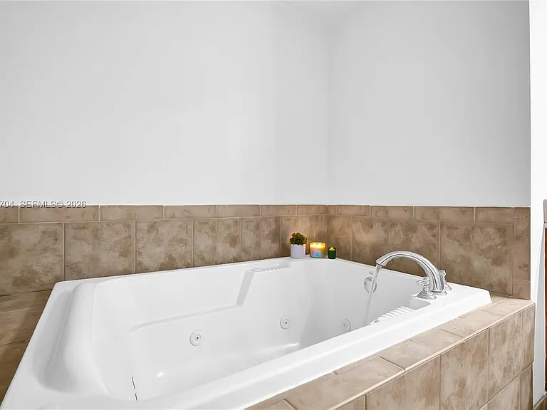 888 S Douglas Rd #910 — Photo 15