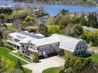 379 Captains Neck Ln, Southampton, NY 11968
