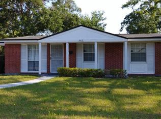 917 N Tarin Dr, Jacksonville, FL 32218