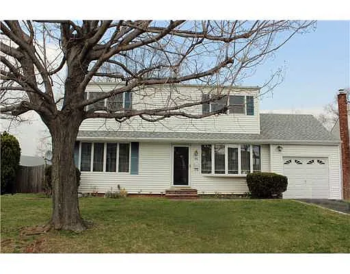 18 Shadowlawn Dr photo 1