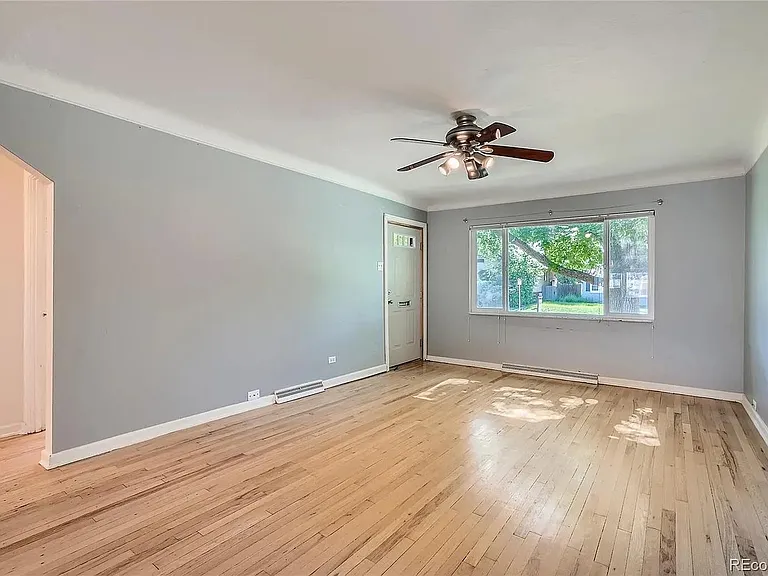 910 Forest St — Photo 5