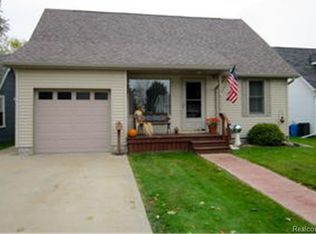 134 2nd St, Harbor Beach, MI 48441