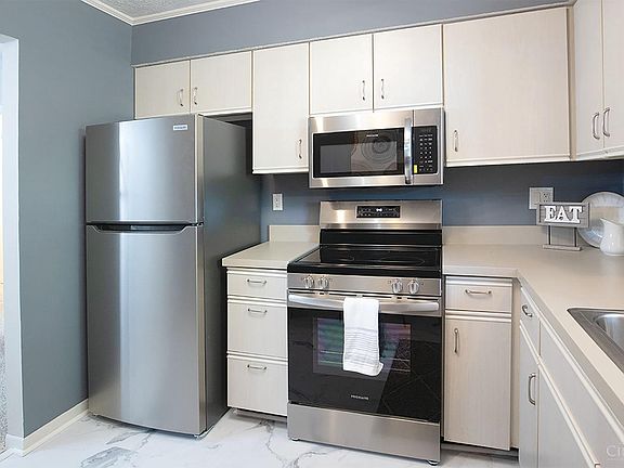 4th image of 6715 Netherland Dr