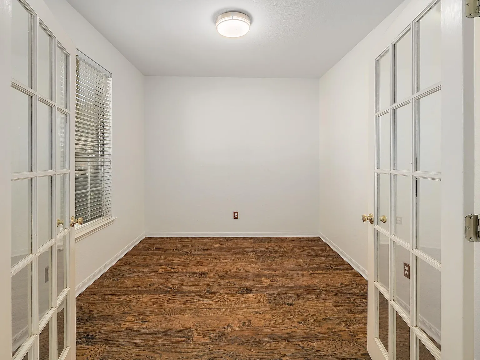 4 bed, 2.5 bath, 3214 sqft, $2,900 — Photo 4