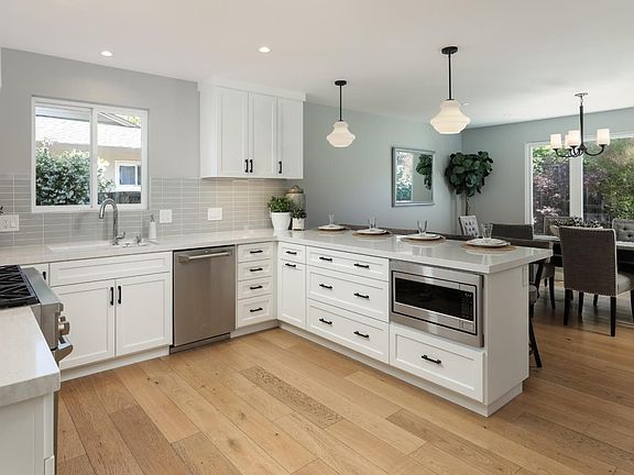 5th image of 1367 Bobolink Cir