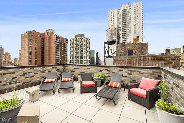 Sold by Compass | media 6