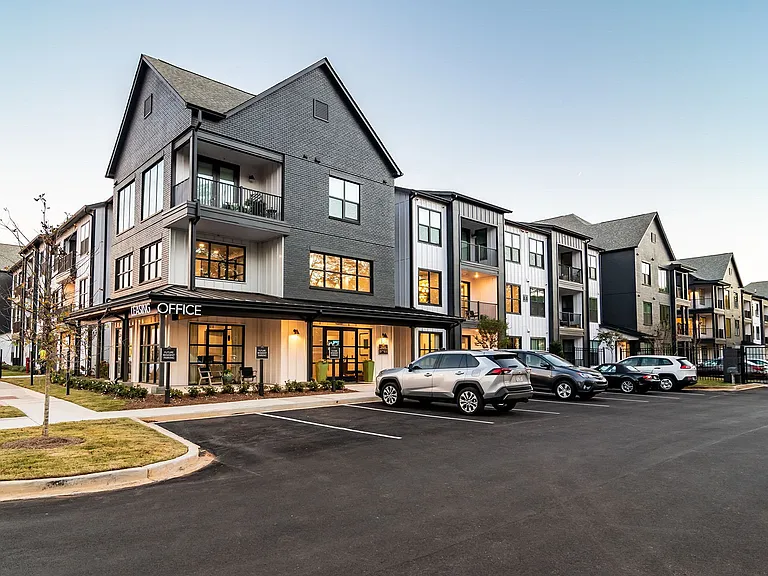 The Collins Luxury Apartments — Photo 1