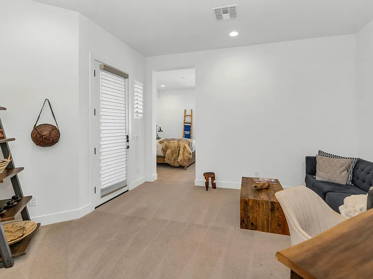 2041 E Fallen Leaf Ln — Photo 16