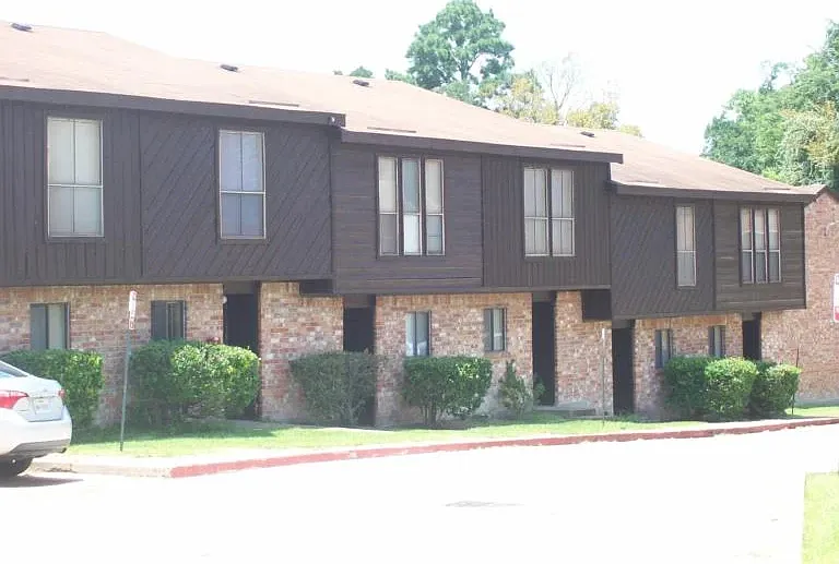 Highland Townhomes — Photo 2