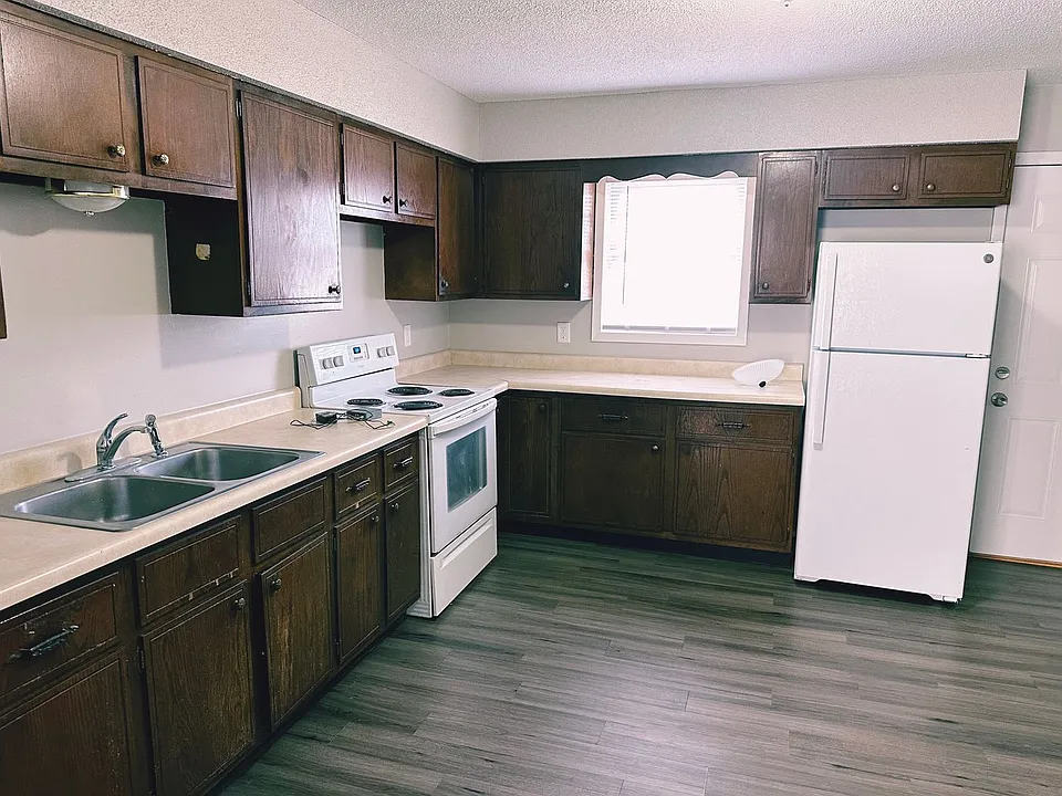 Eisenhower Apartments