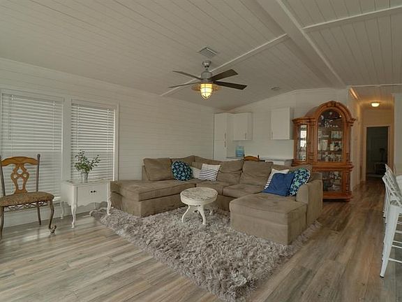 3rd image of 204 N Heron Dr #Q