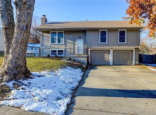 74 Beauregarde Cir, Liberty, MO 64068